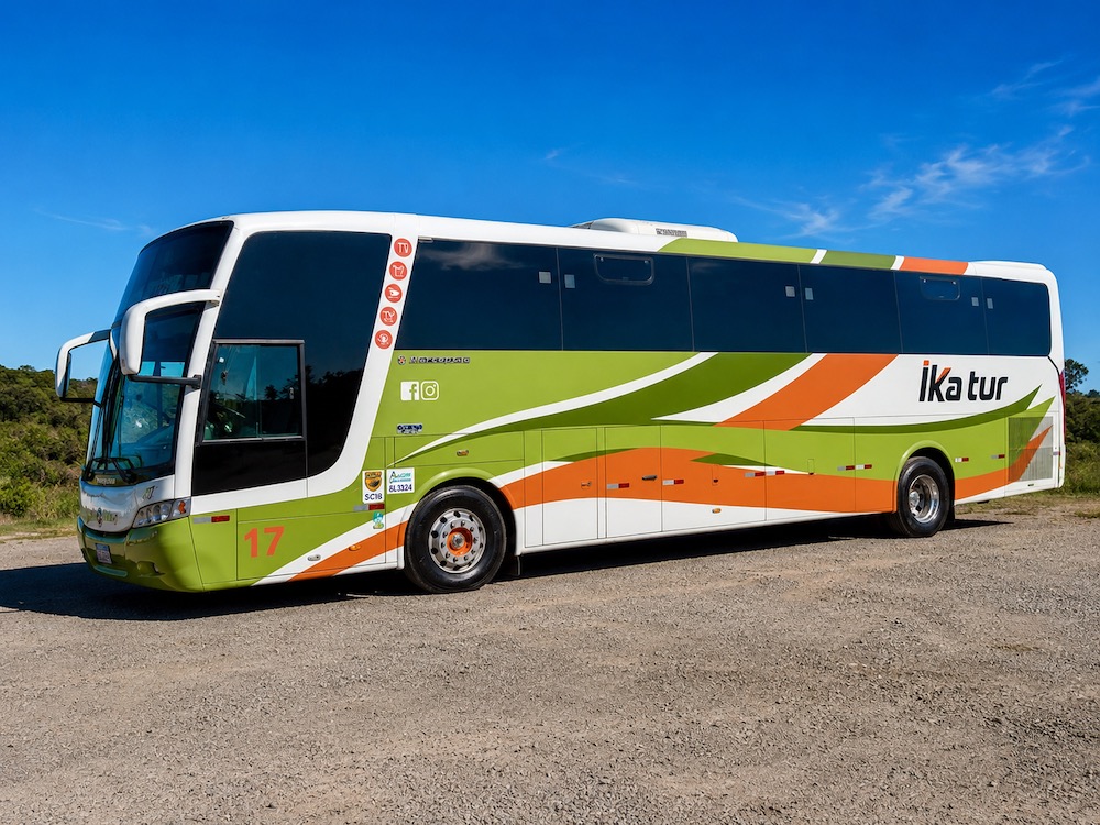 Ônibus da frota Ikatur para turismo e eventos