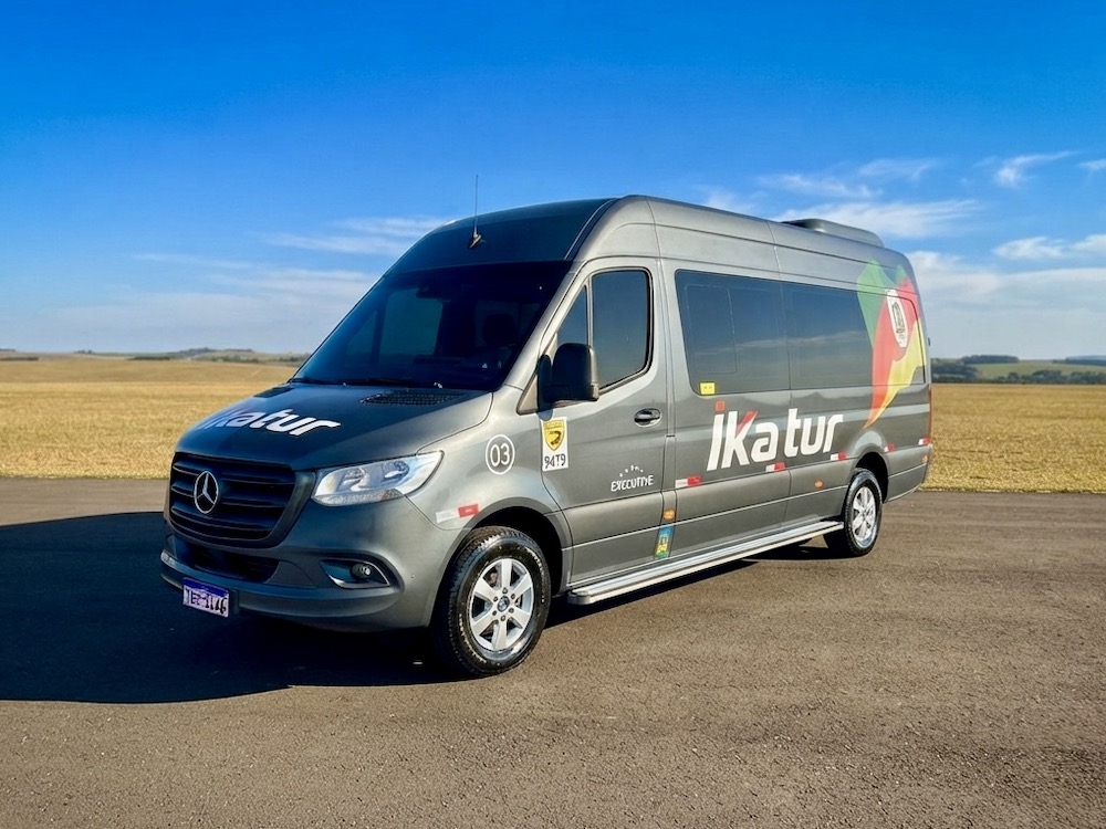 Van da Ikatur para transporte de pequenos grupos
